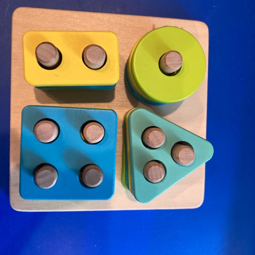 LOVEVERY Wooden Shape Sorting Toy